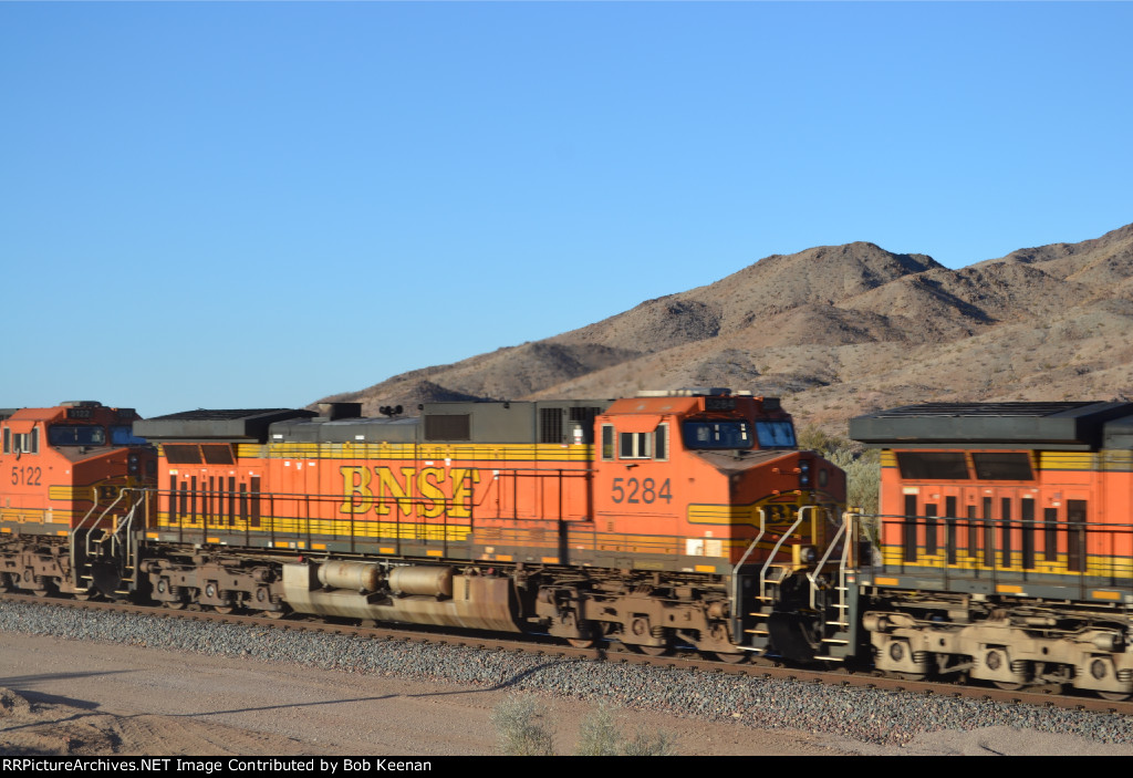 BNSF 5284